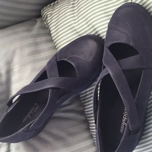 Easy Spirit navy blue slip- on shoes. Size 8M Never worn.